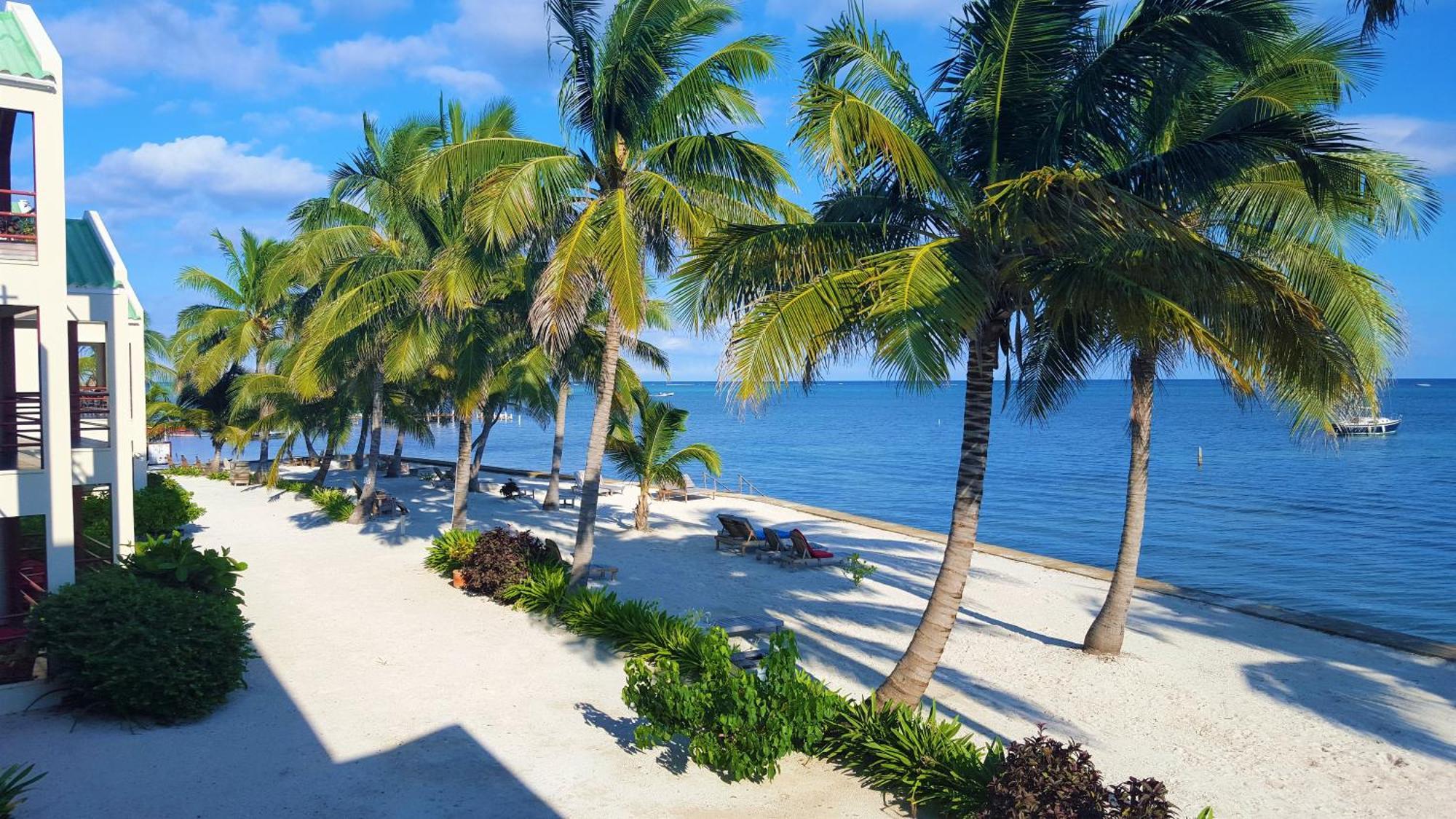 Tres Cocos Resort San Pedro  Buitenkant foto